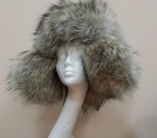 Зимняя шапка из волка